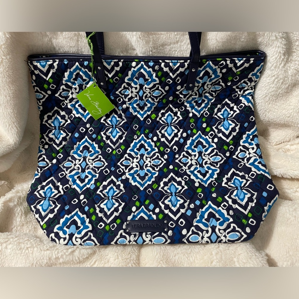NWT VERA BRADLEY Day Tote